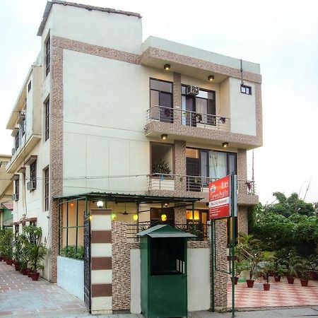 Oyo 10425 Queens Pearl Inn Ντεχραντούν Εξωτερικό φωτογραφία