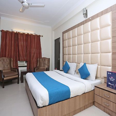Oyo 10425 Queens Pearl Inn Ντεχραντούν Εξωτερικό φωτογραφία