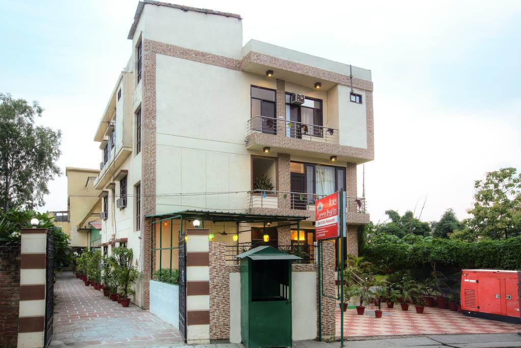 Oyo 10425 Queens Pearl Inn Ντεχραντούν Εξωτερικό φωτογραφία