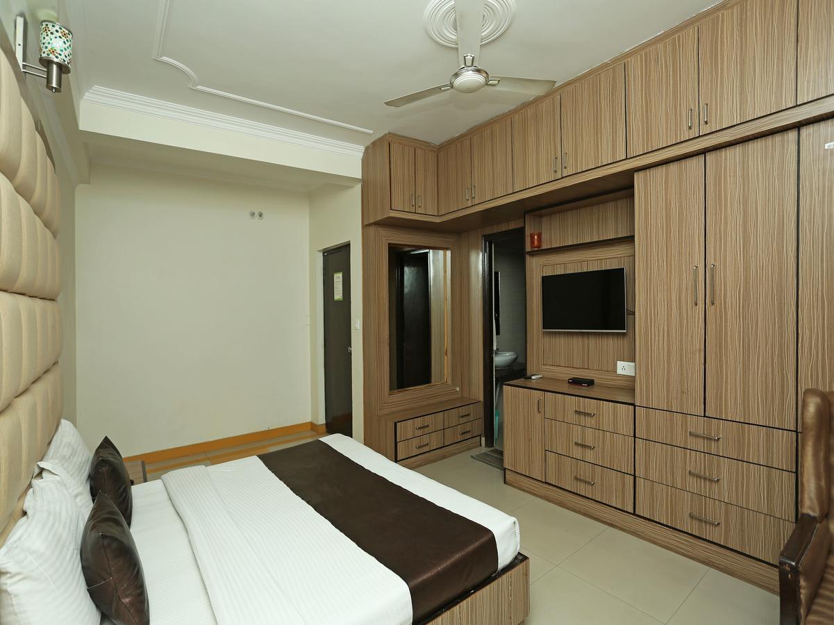 Oyo 10425 Queens Pearl Inn Ντεχραντούν Εξωτερικό φωτογραφία